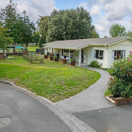 Mawley Holiday Park Masterton Bagian luar foto