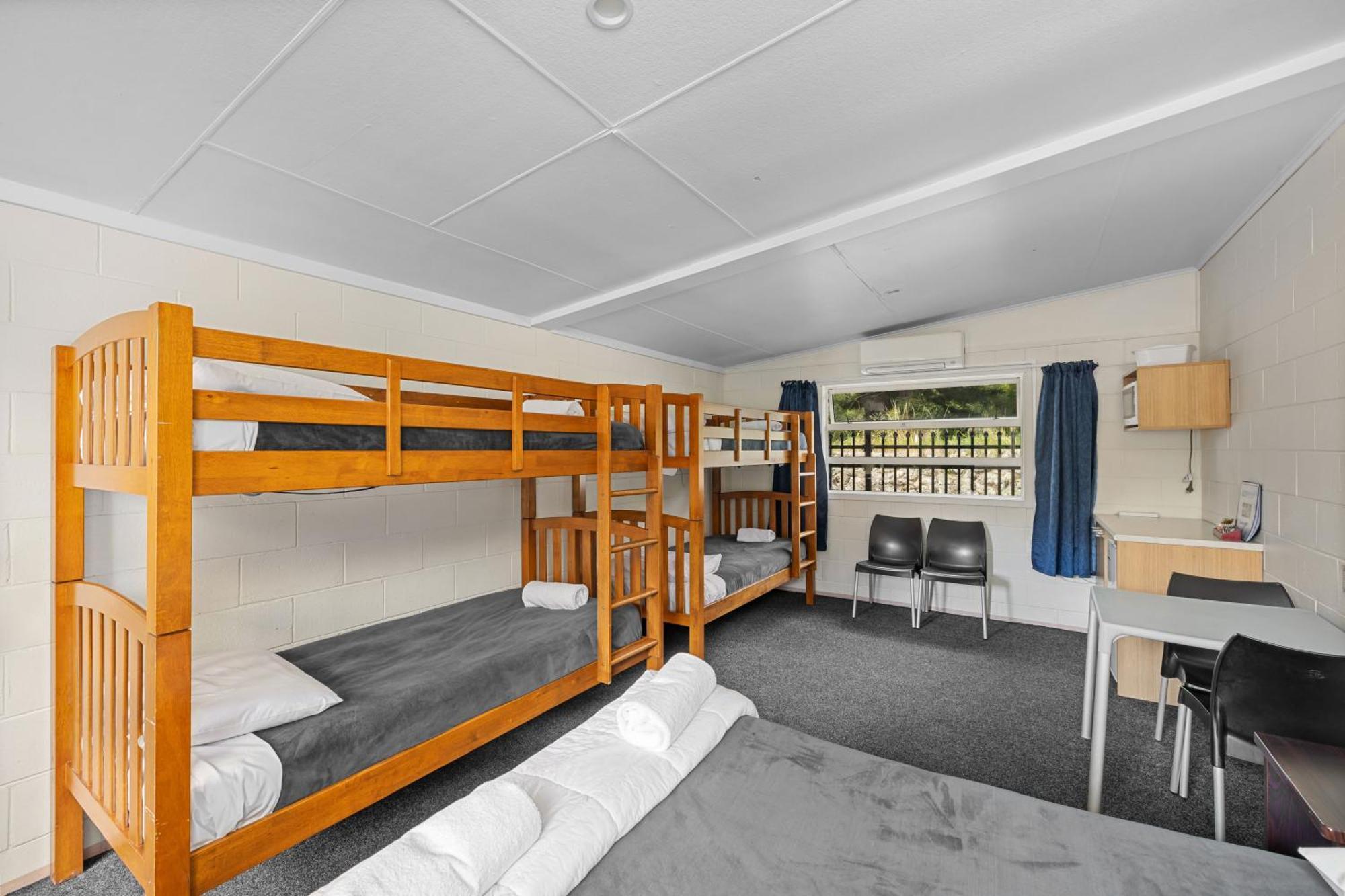 Mawley Holiday Park Masterton Bagian luar foto