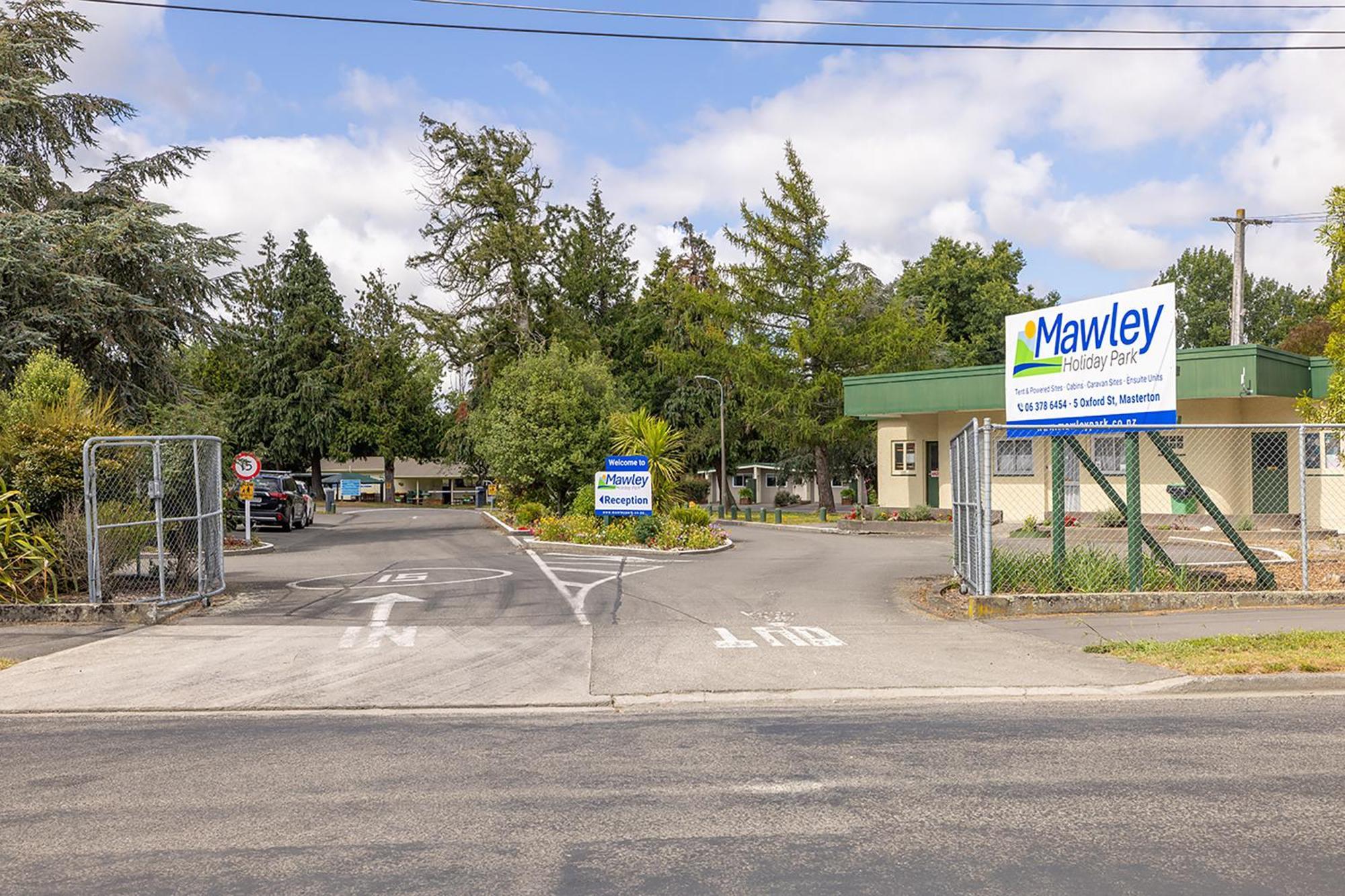 Mawley Holiday Park Masterton Bagian luar foto